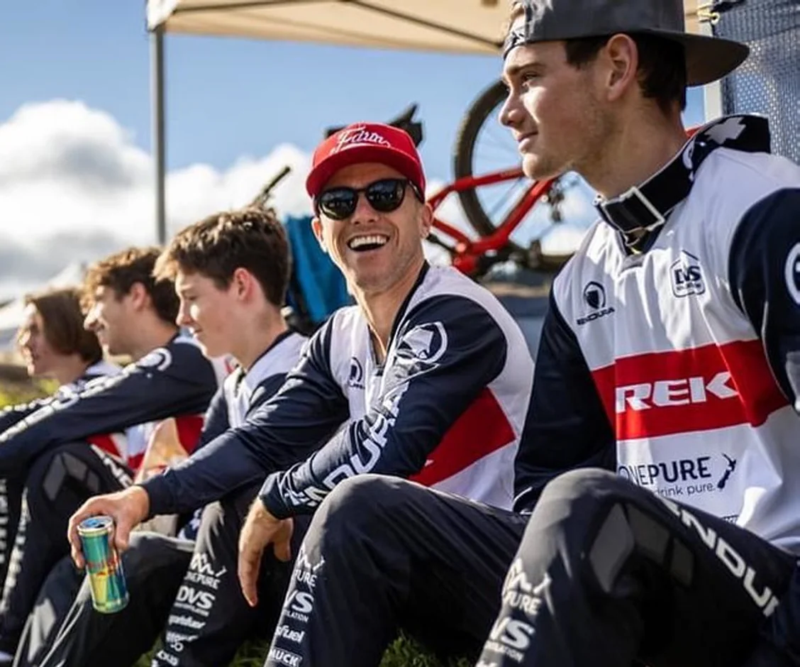 Jason Connor and the New Zealand squad in the pits between runs